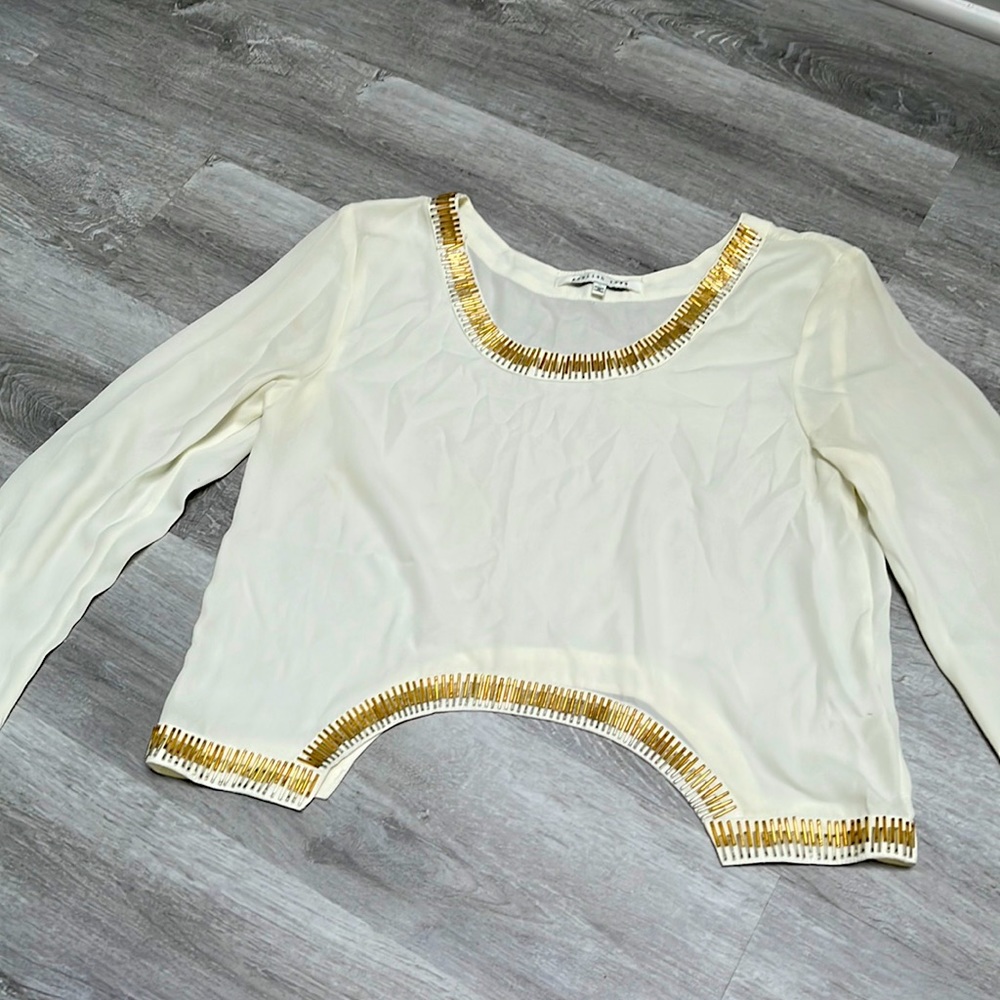 Super cute crop long sleeve blouse
